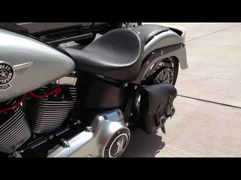 Fatboy Lo with Legend air suspension and Performance Machine wheels
