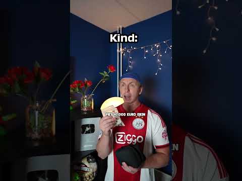 Zoon Vindt Een Portemonnee Buiten