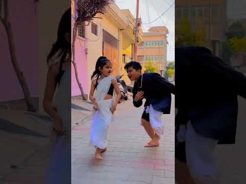 Vanshika Gullak Phod ke #vanshika #viral #shorts #haryanvidance #trending #dance #vanshikahapur #kid