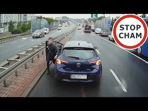 Szeryf w Toyocie nagle zatrzymał się na 3 pas...