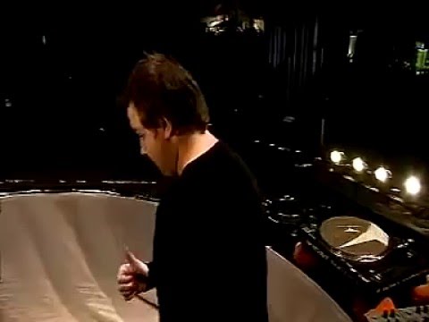 Walt - Bring The Pain (Marcel Woods live at Sensation Black 2004)