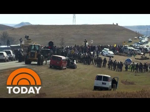 North Dakota Pipeline Standoff: Police Clash With Native American Protesters | TODAY