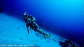 preview picture of video 'Green Island Freediving trip, Spring 2012'