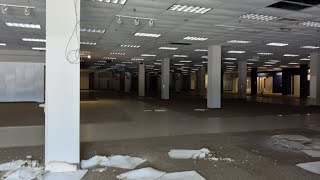 Exploring Inside an abandoned sears