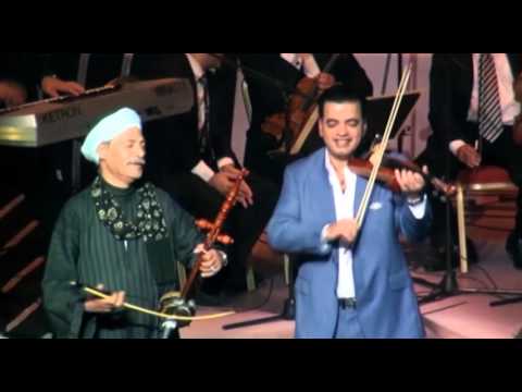 Jihad akl, live violin on stage