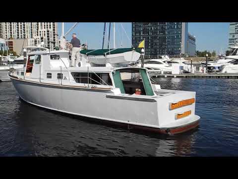 Single engine docking in steady 15 knot winds