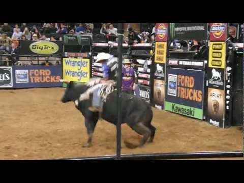 Renato Nunes Makes The 8 in NYC - 1/5/13