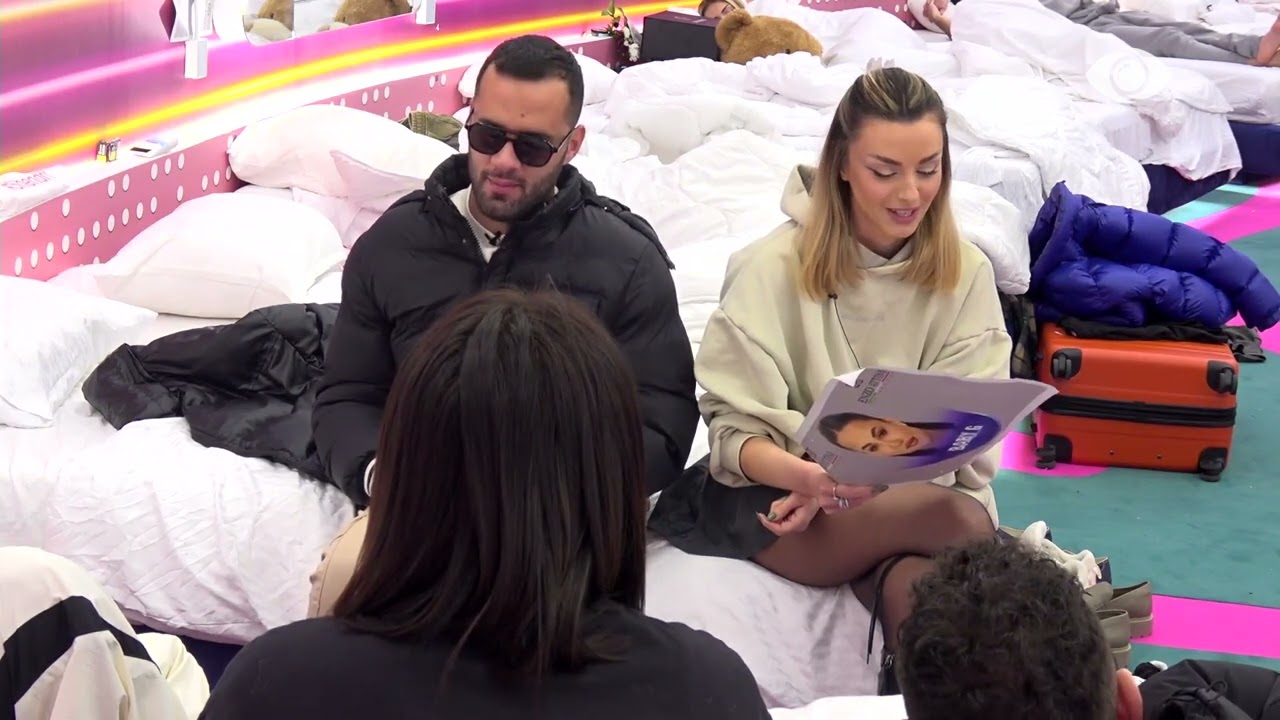 Përgatitjet për shfaqje/ Ina u lexon banorëve skenarin, ja reagimi i tyre