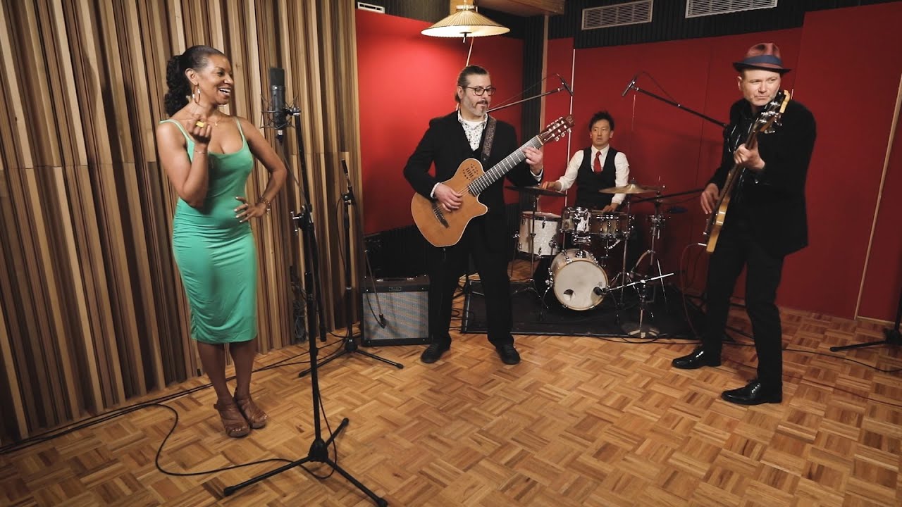 Promotional video thumbnail 1 for Os Clavelitos