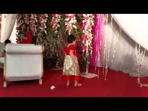 Wafiya dancing in a wedding