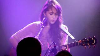 Kina Grannis "Oops!...I Did It Again" (Britney Spears) @ La Maroquinerie (Paris)
