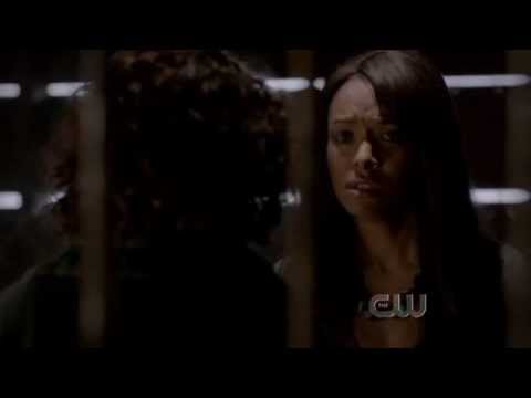 TVD 4x01: Growing Pains - Bonnie Tries to Bring Elena from the Dead