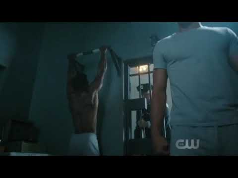 Riverdale 3x02 Archie gets his jailcell