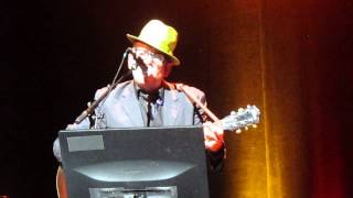 Elvis Costello - &quot;Kid About It&quot; (Milwaukee, 10 June 2014)