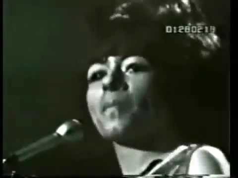 The Chiffons - Nobody Knows What's Goin' On