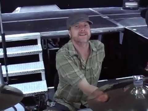 Def Leppard: Rick Allen playing metal
