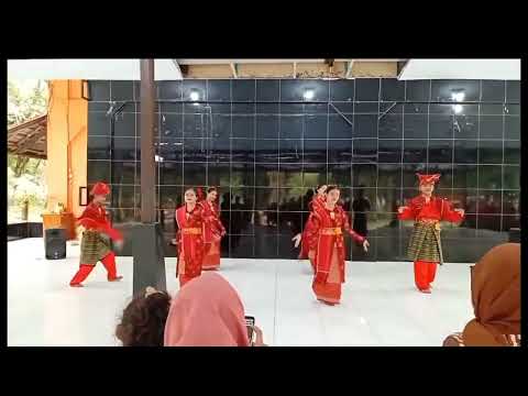 Tari Kreasi "Beluh Nam Nami"