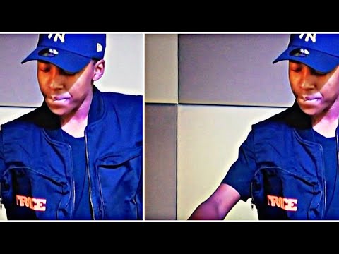 #Vigro Deep🔥 Killing it on Trace💃🏽He Santized us with Amapiano 🔥Sihamba Nawe 💃🏽