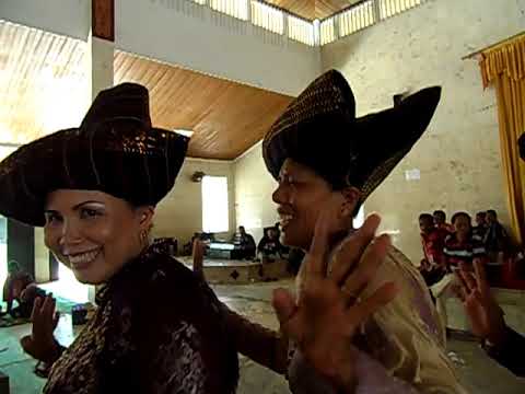 8 Pesta Adat RG 18 10 2013 Landek Maba Kampil man Kalimbubu