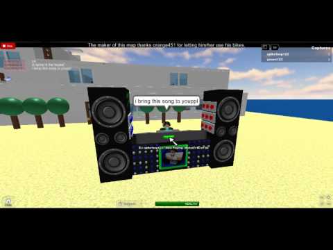 Roblox DJ Spikefang123 plays monster mash!