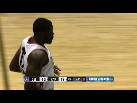 Anthony Bennett throws down the spinning alley-oop!
