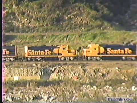 Classic Railroad Series 229 - Santa Fe and SP WB at Keenbrook Cajon Pass March 12, 1992