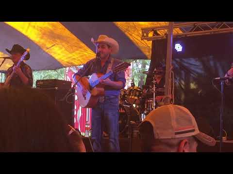 “Con el corazón abierto” en vivo Grupo Costumbre