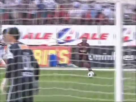 Bela defesa em cabeceio do Deivid em 2011