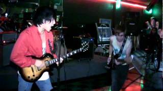 Hooking Up - Live at The Horseshoe