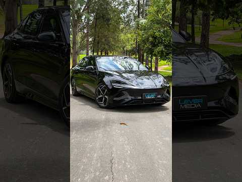 Testei o CARRO ELÉTRICO do 007 que dá PAU em PORSCHE! 😱🏎️