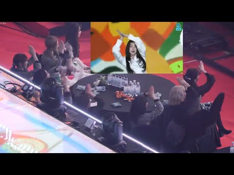 190123 TWICE Reaction to RED VELVET "POWER UP" @ Gaon Chart Music Awards 2019