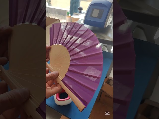 Vídeo relacionado con Pla Pla Pla Abanicos de madera personalizados con foto y texto. Abanicos con imagen personalizada. Abanicos baratos personalizados. (MADERA)