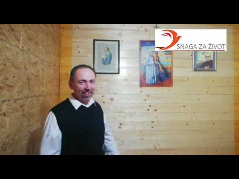 MOĆNO: Otac 7. djece napravio kapelicu u kući!