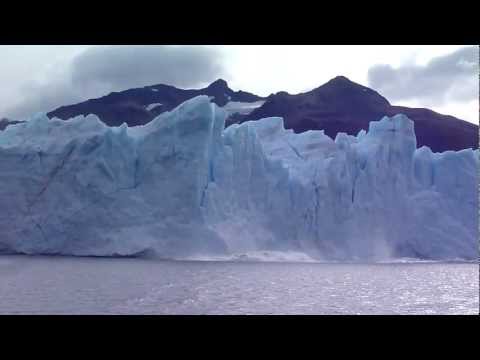 20m chunk of the Perito Moreno glacier collapsing