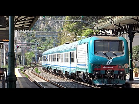 [HD - Treni] E464.001 + Treno Regionale Trenitalia per Catania C.le in partenza da Taromina-Giardini
