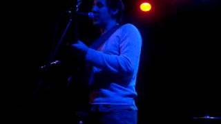 Ben Lee  &quot;Love me like the world is ending&quot; (Live in Seattle) 5-6-09