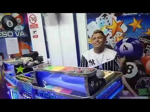 El PISTOLERO AFRICANISTA DE DEL PACO RASTRILLO  ORCHESTRE LES VOLCANO Musica De Kenia