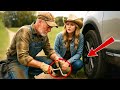 A Struggling Farmer Helps A Stranger Fix Tire Unaware She S A Country Star Who Ll Change His Li