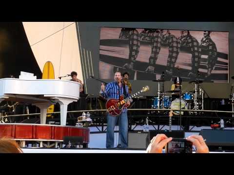 Jeffrey Foskett Introduction And Beginning Of "Do It Again" Beach Boys 50th
