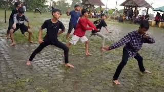 Download lagu 😀😀 janturan masal‼️kesurupan masal‼️joged jaranan ebeg kuda lumping banyumasan‼️gwk baturaden mp3