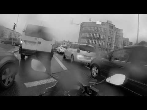 Deszcz na betonie i mnie