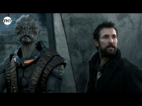 Falling Skies Season 5 (Clip 'The Battles: 2nd Mass Brings Down Grid')