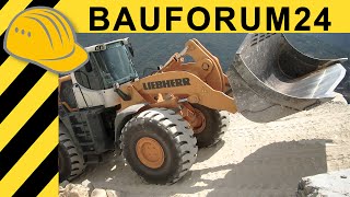 preview picture of video 'Liebherr L586 Wheel Loader in Carrara Marble Quarry - Jobreport Bauforum24 - Full HD (English)'