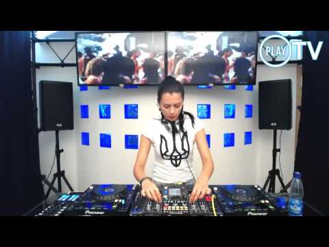 Live @PlayTV 13.08.2014 - Ananstasia Porsche