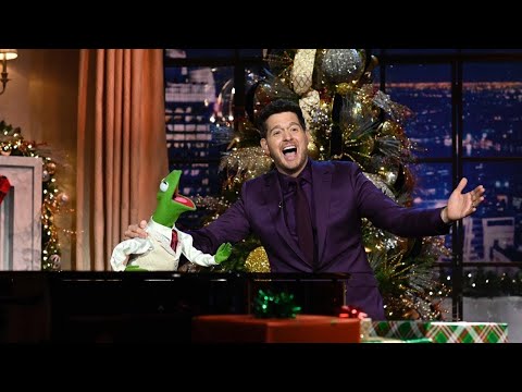 Kermit The Frog And Michael Bublé Sing Jingle Bells