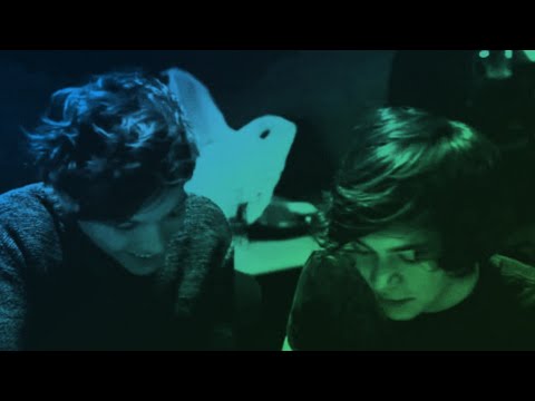 larry stylinson being adorable for four minutes... straight?