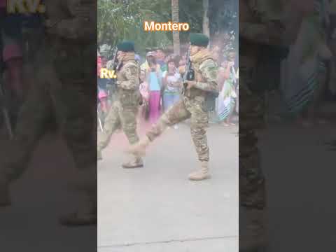 Desfile Cívico de los soldados de Montero Santa Cruz de la Sierra 
