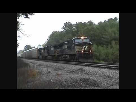 Pan Am Southern AYMO crawling by Walker Rd. Ayer,MA 09/28/2010