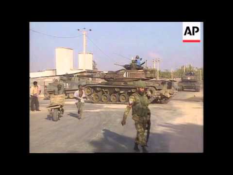 Somalia - Aidid's Militia Take Former UN Compound