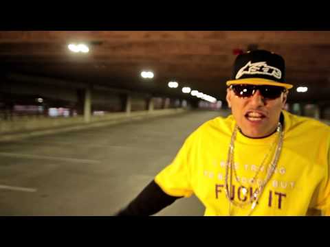 BeboTr3s -  Ando Con La Corta (Official Video)